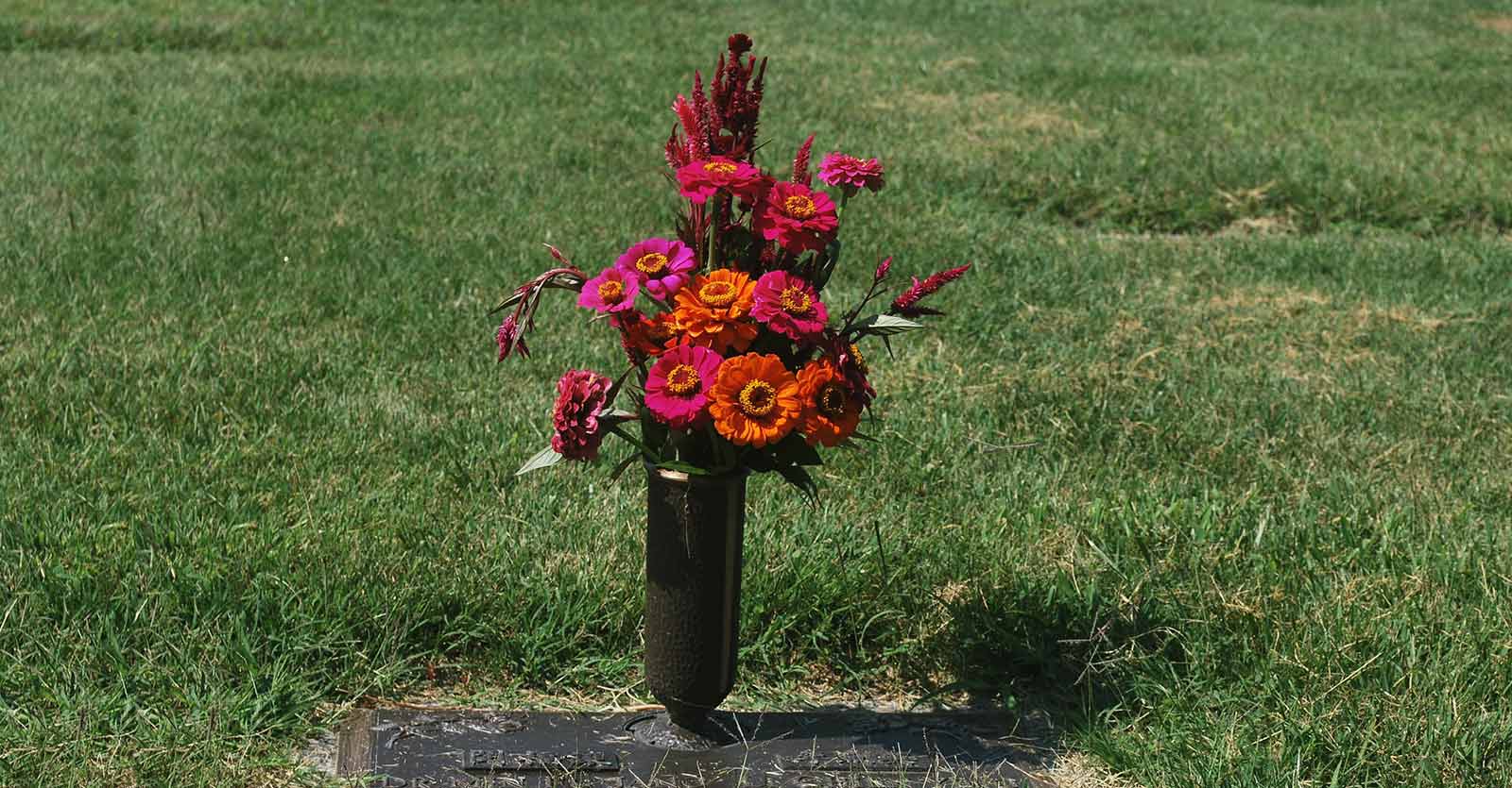 Bereavement Counselling - a grave with flowers